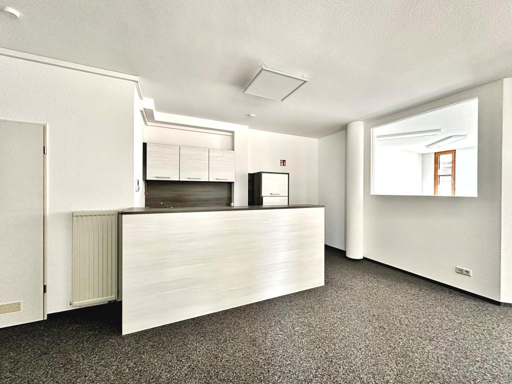 Empfang mit Küchenzeile