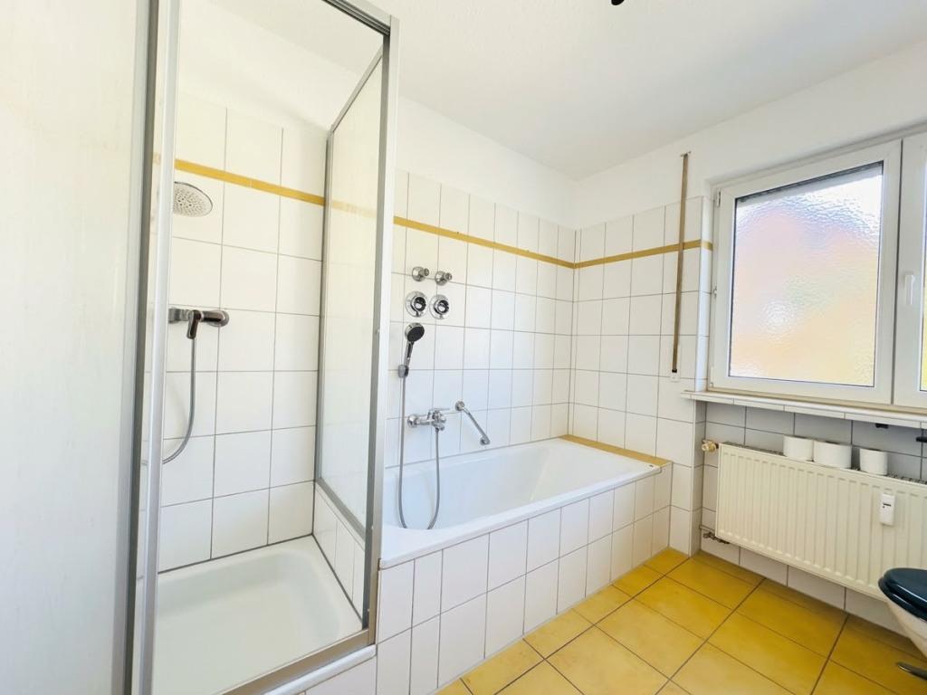 Wanne und Dusche
